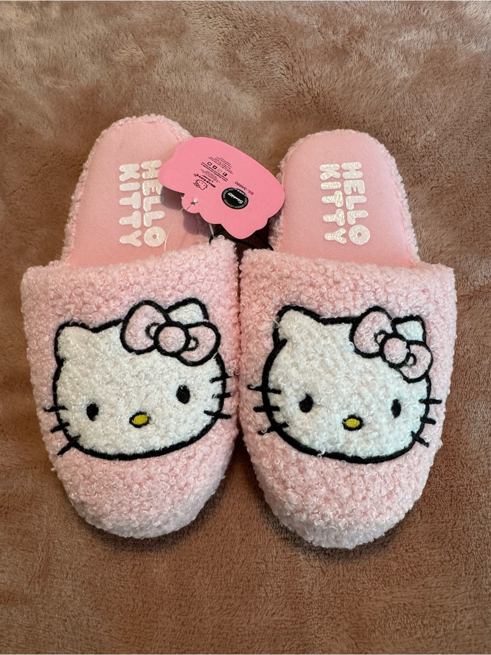 NWT Hello Kitty Pink Fuzzy Slippers, Little Girl Size 13-1